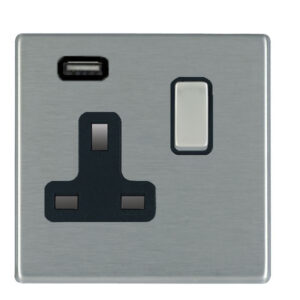 1 gang 13A Single Pole Switched Socket with 1 USB Outlet 1x2.1A