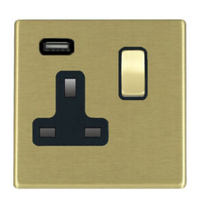 1 gang 13A Single Pole Switched Socket with 1 USB Outlet 1x2.1A